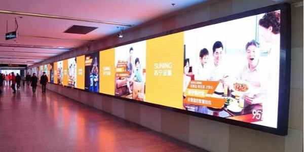 公交車身廣告是用（yòng）哪種不幹膠材料製作（zuò）而成？